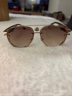 New !! Men’s Gold-Tone Aviator Sunglasses with Brown Gradient Lenses